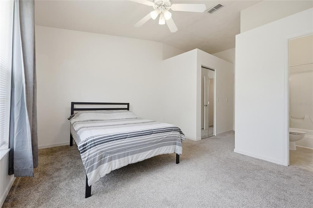 For Sale: $174,000 (2 beds, 2 baths, 1176 Square Feet)