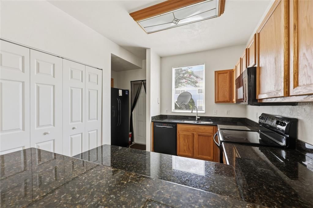 For Sale: $174,000 (2 beds, 2 baths, 1176 Square Feet)