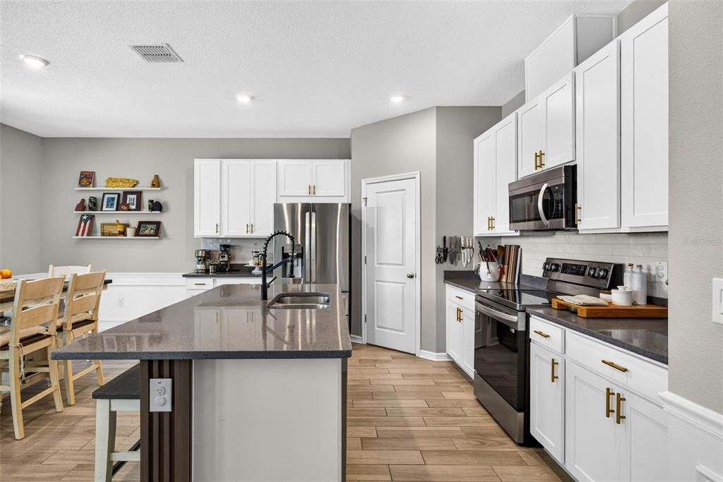 Active With Contract: $500,000 (4 beds, 3 baths, 2452 Square Feet)