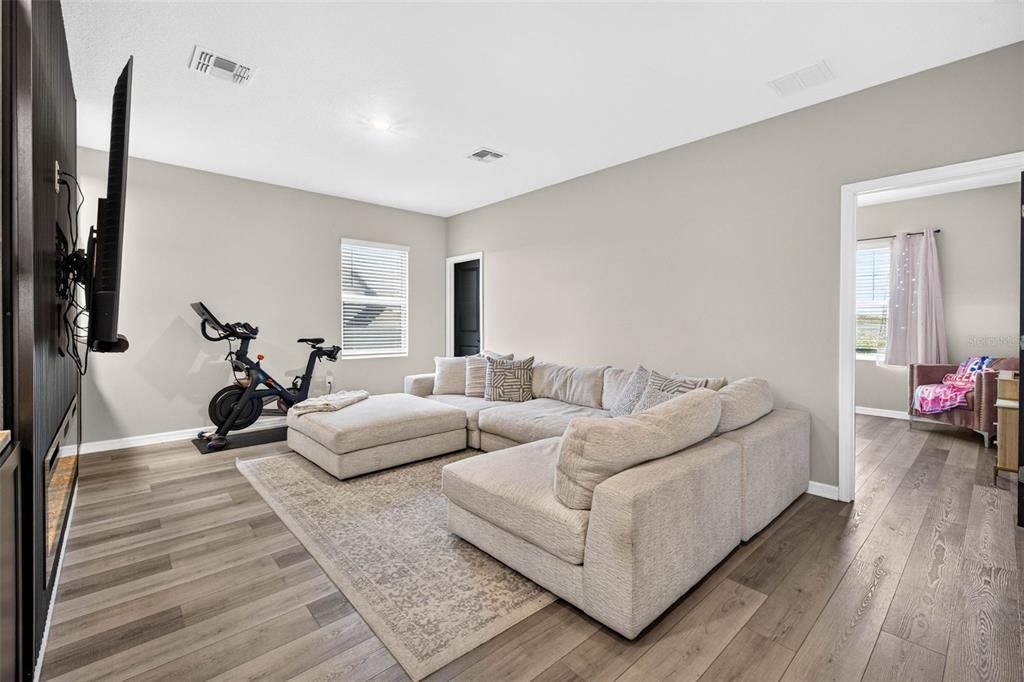 Active With Contract: $500,000 (4 beds, 3 baths, 2452 Square Feet)