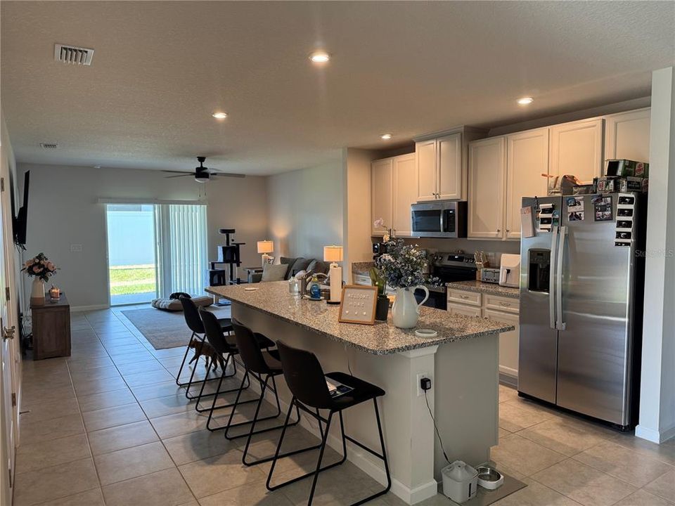 For Rent: $2,095 (3 beds, 2 baths, 1500 Square Feet)