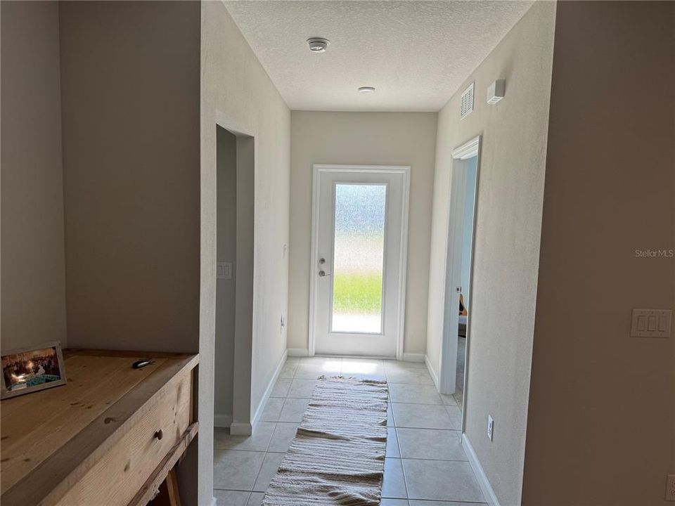 For Rent: $2,095 (3 beds, 2 baths, 1500 Square Feet)