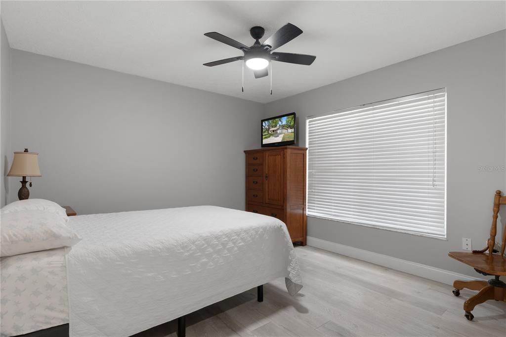 For Sale: $310,000 (3 beds, 2 baths, 1602 Square Feet)