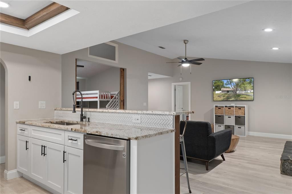 For Sale: $310,000 (3 beds, 2 baths, 1602 Square Feet)