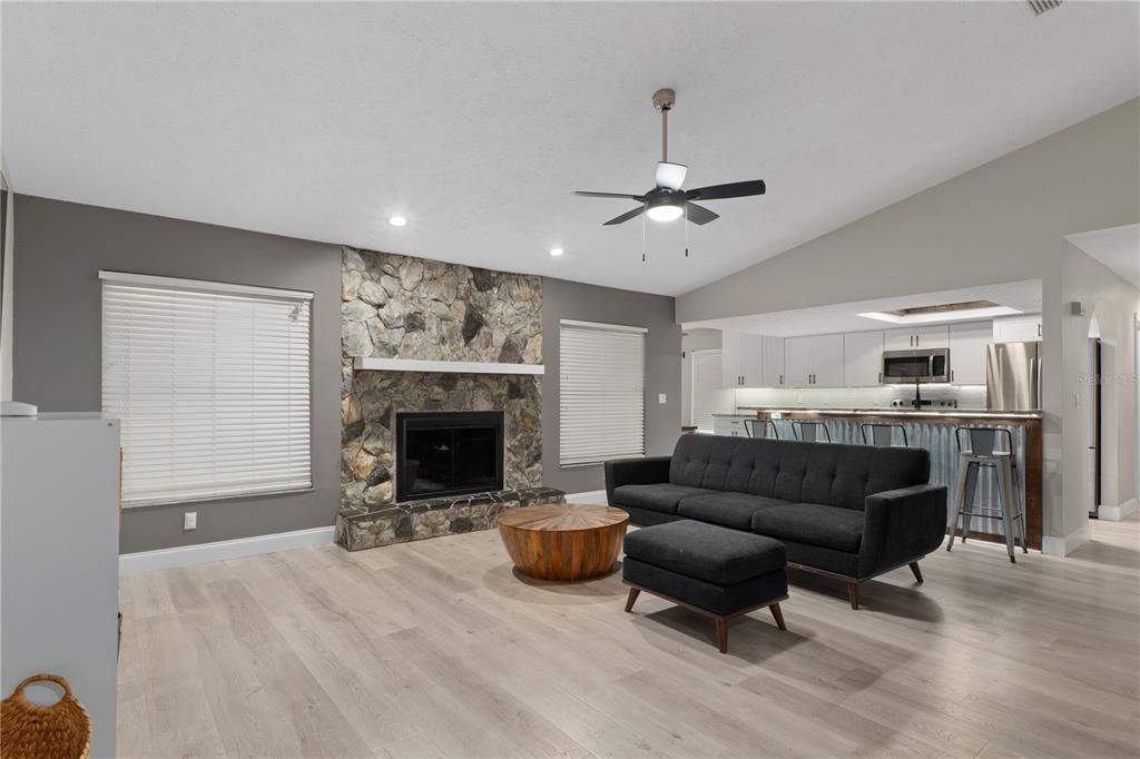 For Sale: $310,000 (3 beds, 2 baths, 1602 Square Feet)