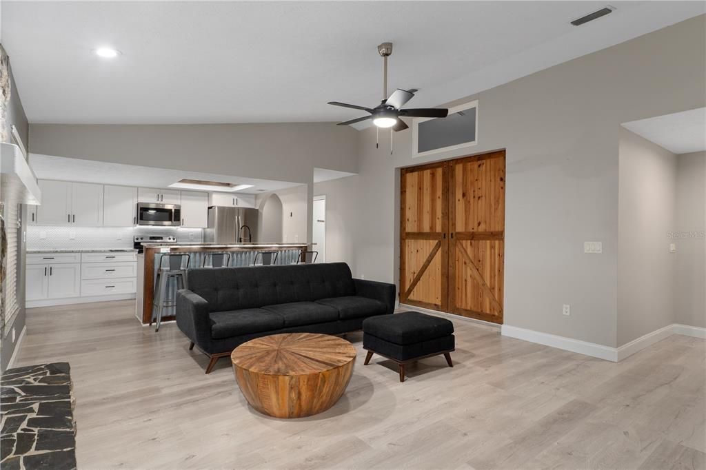 For Sale: $310,000 (3 beds, 2 baths, 1602 Square Feet)
