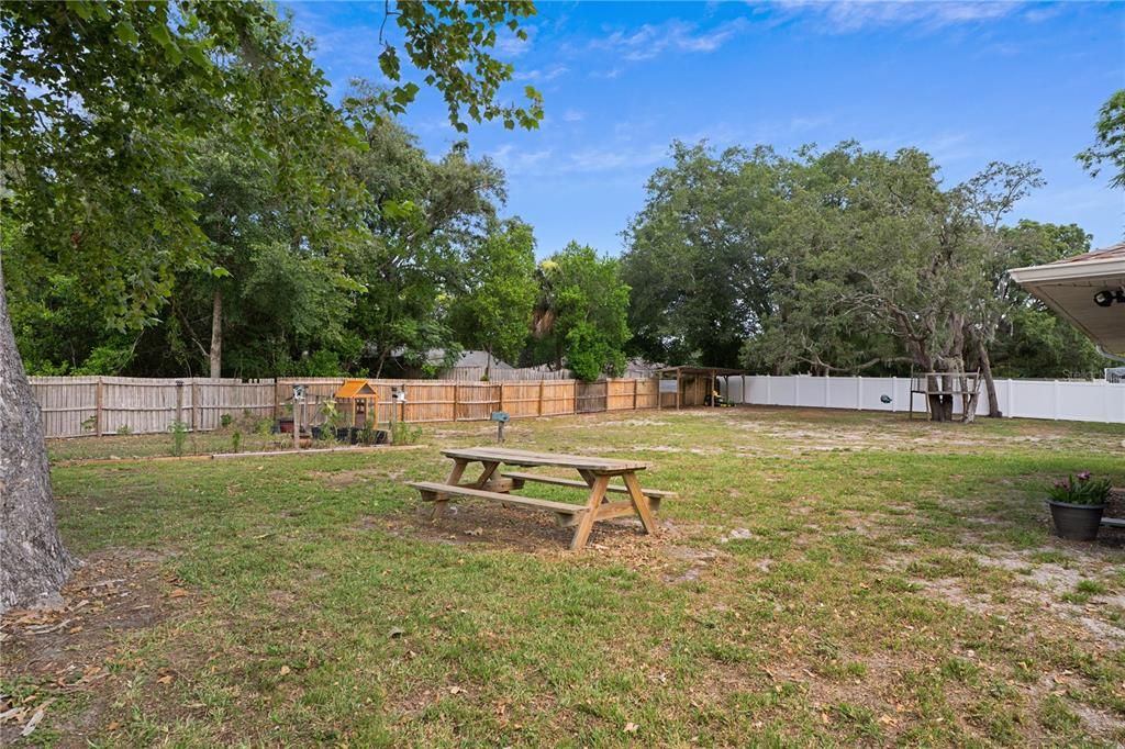 For Sale: $310,000 (3 beds, 2 baths, 1602 Square Feet)
