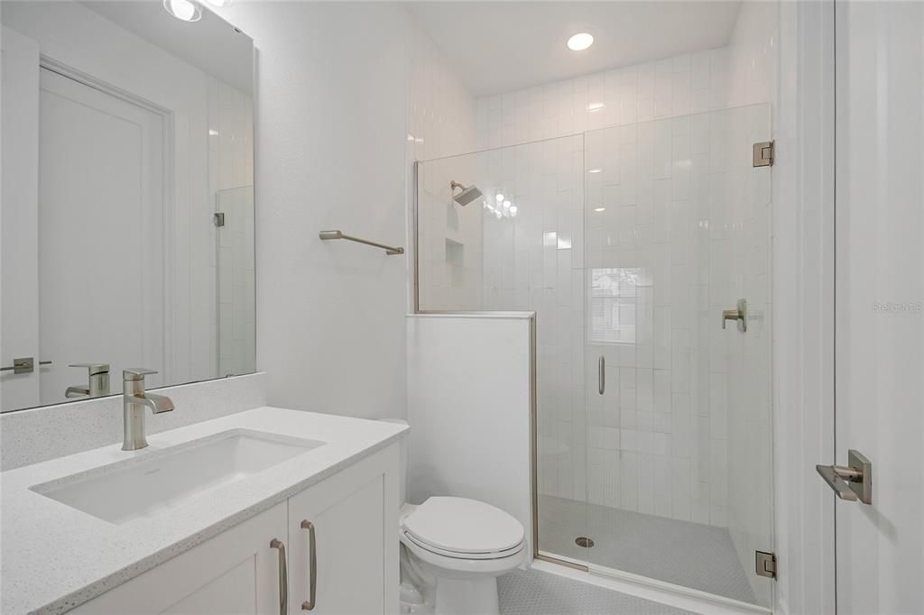 En Venta: $599,000 (3 camas, 3 baños, 1998 Pies cuadrados)
