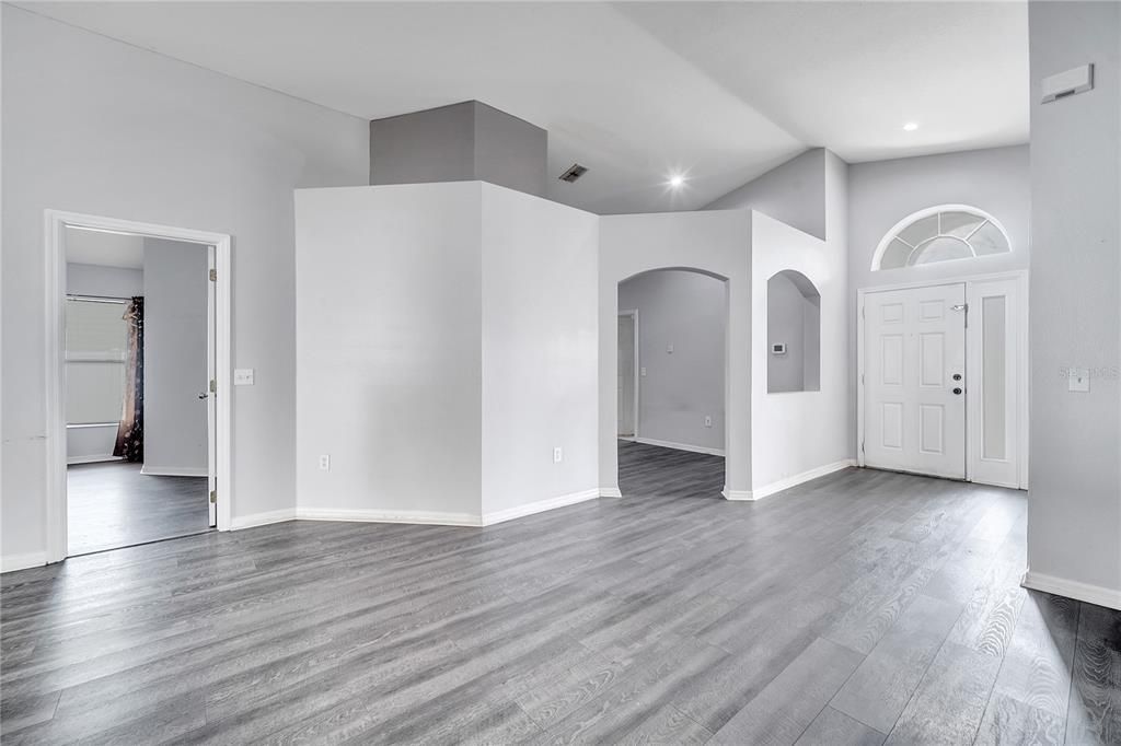 На продажу: $319,999 (3 спален, 2 ванн, 1457 Квадратных фут)