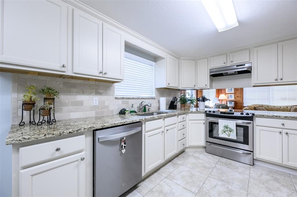 В аренду: $3,995 (3 спален, 2 ванн, 1601 Квадратных фут)