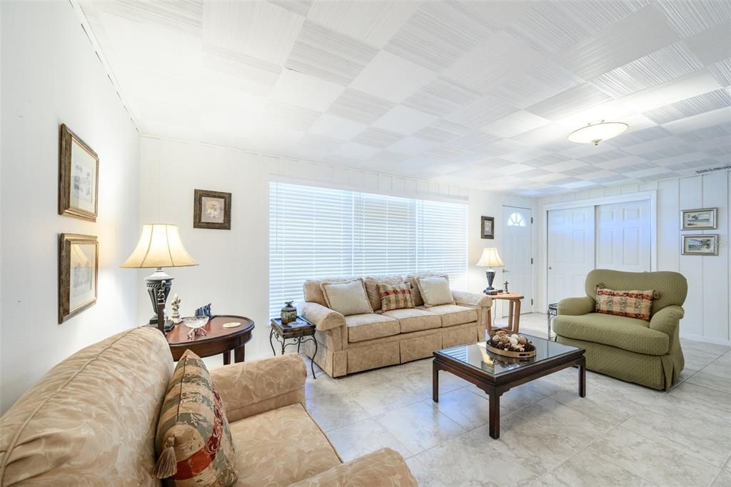 В аренду: $3,995 (3 спален, 2 ванн, 1601 Квадратных фут)