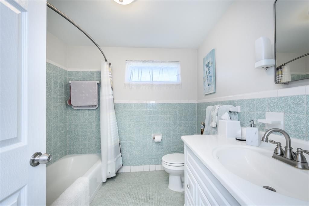 В аренду: $3,995 (3 спален, 2 ванн, 1601 Квадратных фут)