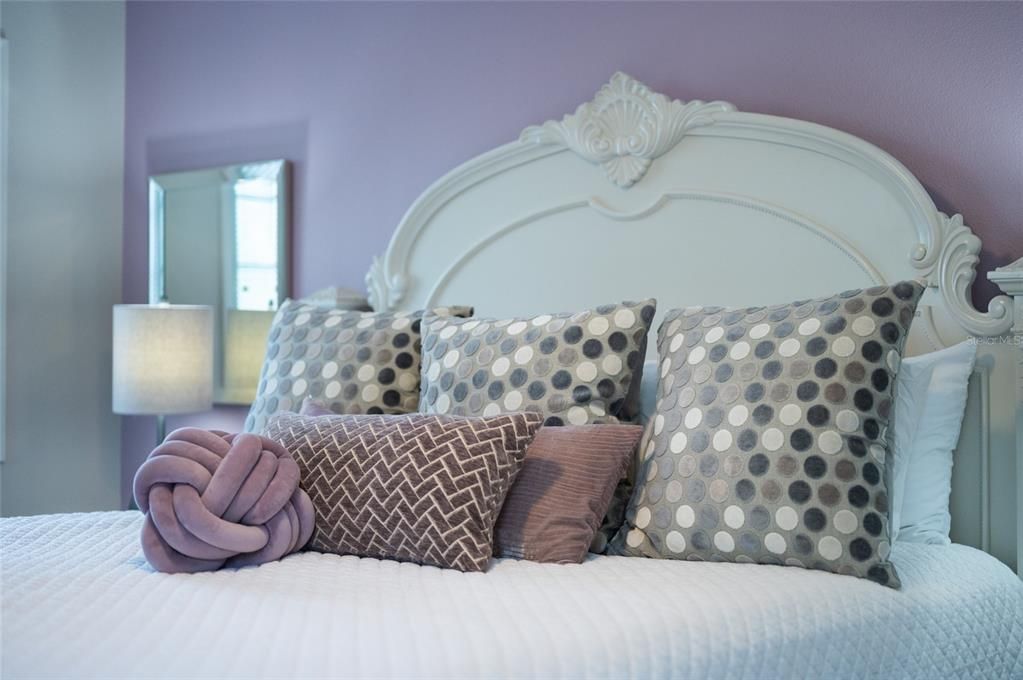 En Venta: $744,750 (3 camas, 3 baños, 2451 Pies cuadrados)