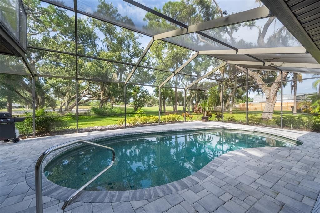 En Venta: $744,750 (3 camas, 3 baños, 2451 Pies cuadrados)