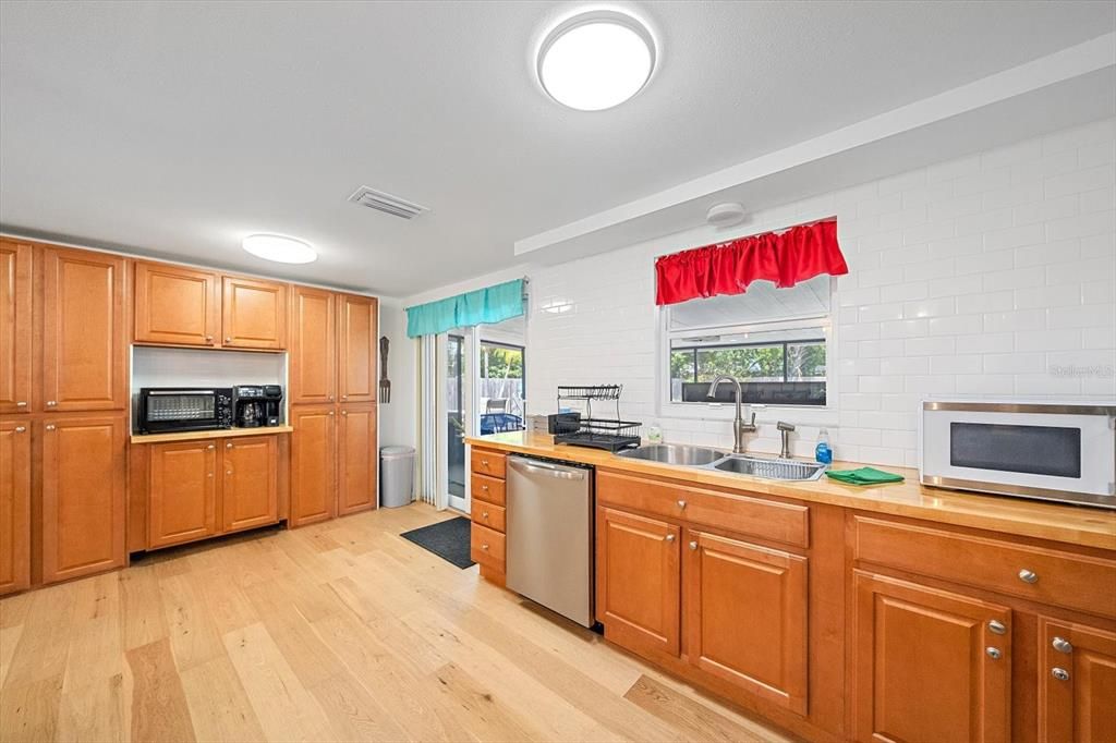 En Venta: $489,000 (3 camas, 2 baños, 1366 Pies cuadrados)