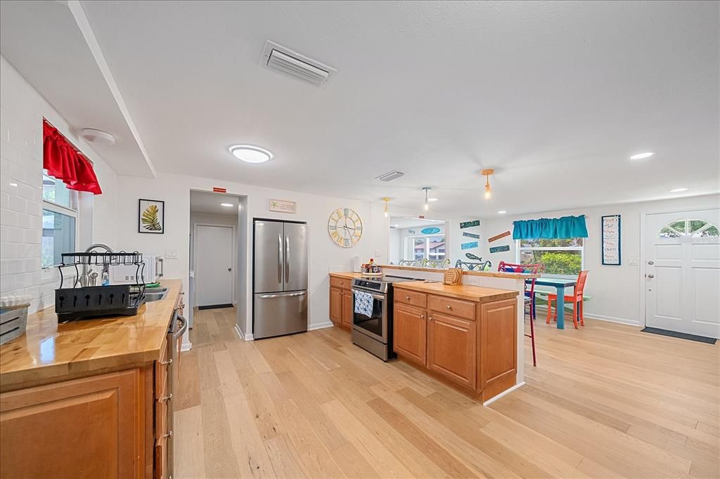 En Venta: $489,000 (3 camas, 2 baños, 1366 Pies cuadrados)