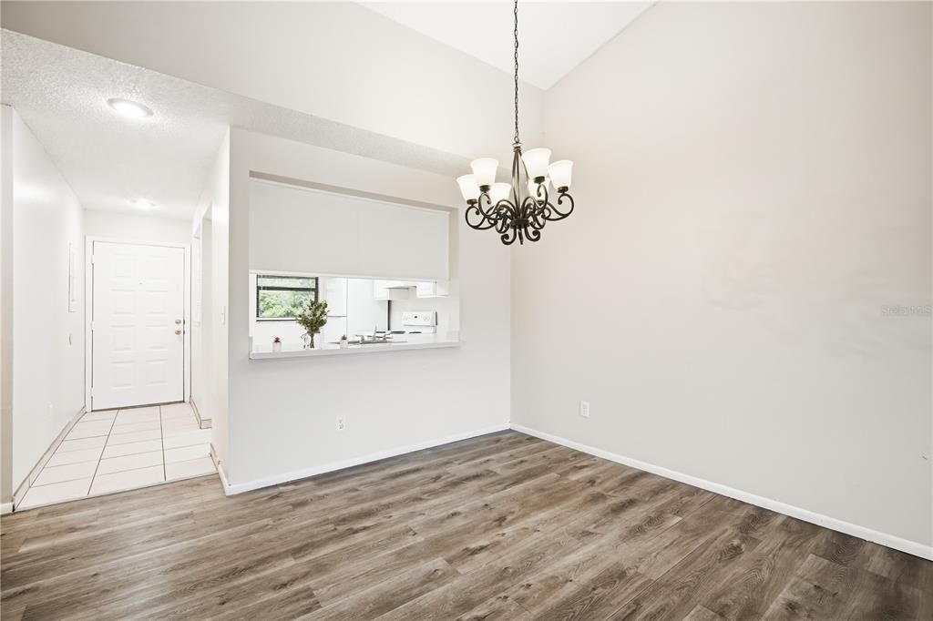 For Rent: $1,650 (2 beds, 2 baths, 906 Square Feet)