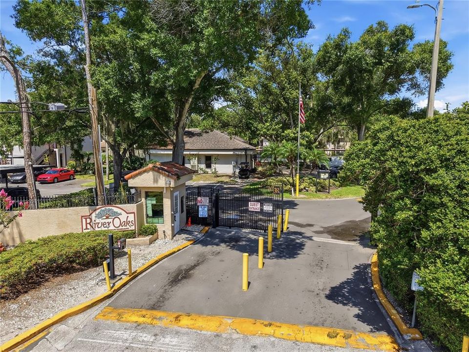 For Rent: $1,650 (2 beds, 2 baths, 906 Square Feet)
