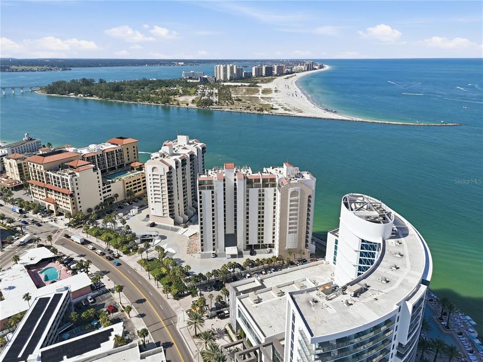 For Sale: $550,000 (2 beds, 2 baths, 1186 Square Feet)