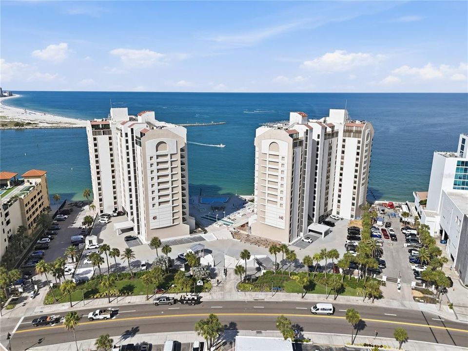 For Sale: $550,000 (2 beds, 2 baths, 1186 Square Feet)