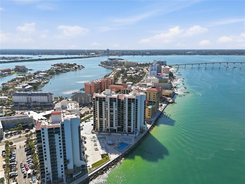 For Sale: $550,000 (2 beds, 2 baths, 1186 Square Feet)