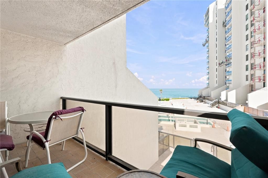 For Sale: $550,000 (2 beds, 2 baths, 1186 Square Feet)