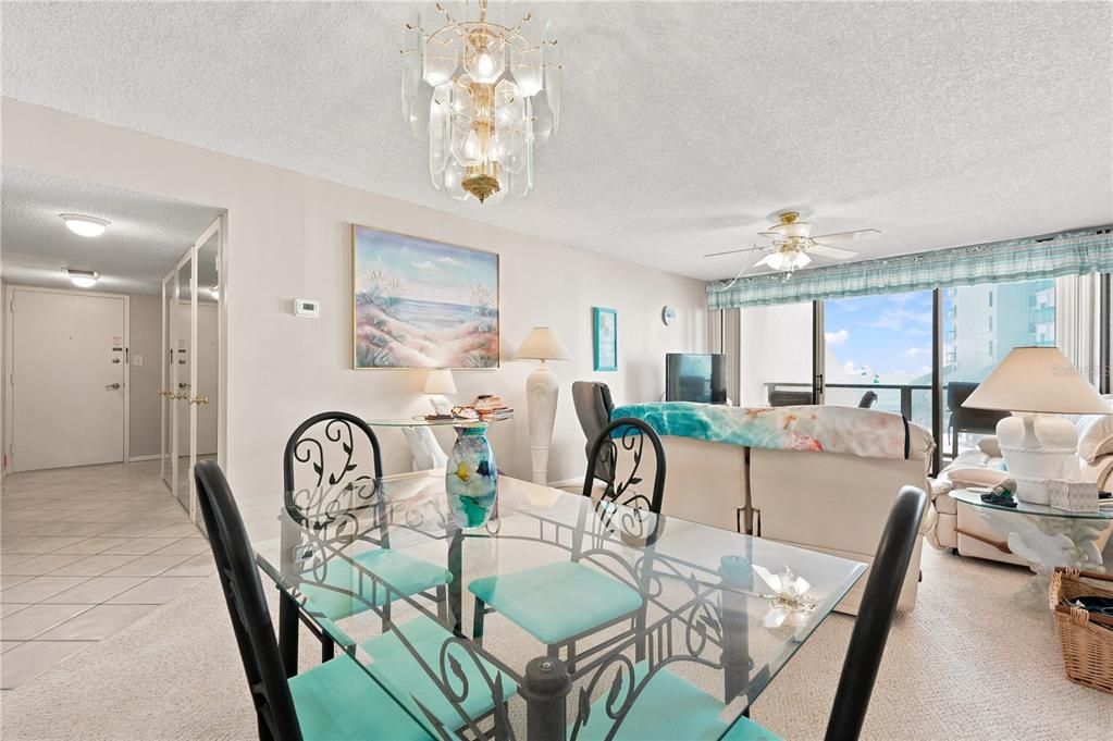For Sale: $550,000 (2 beds, 2 baths, 1186 Square Feet)