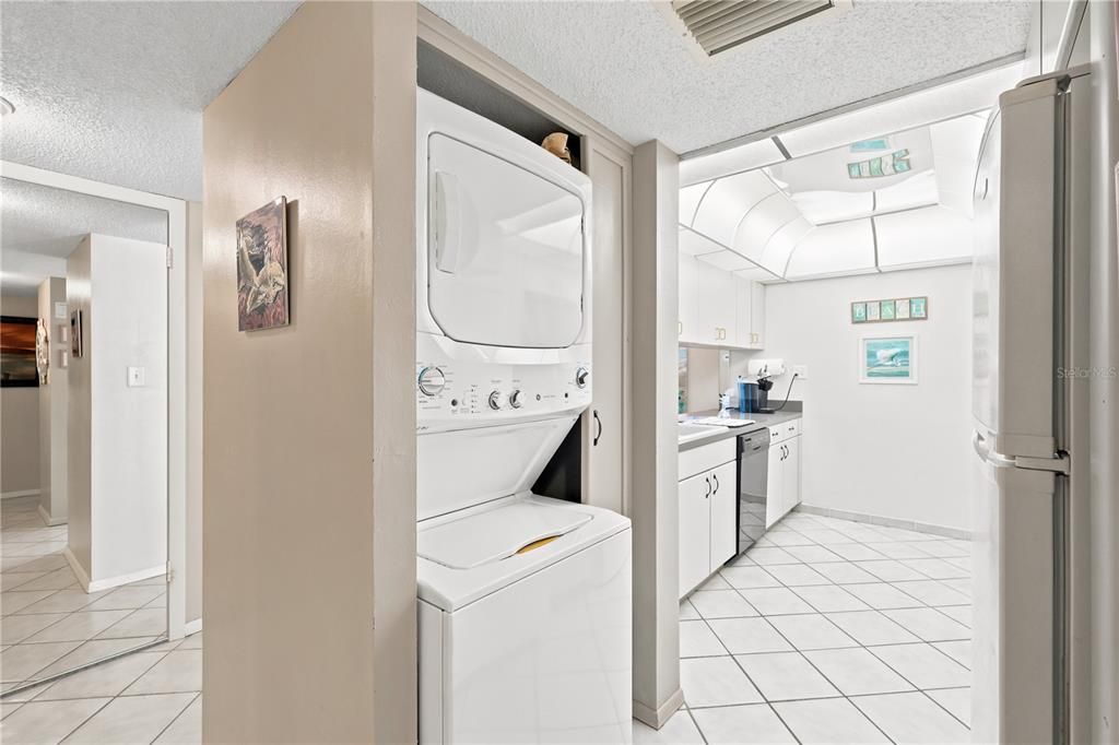 For Sale: $550,000 (2 beds, 2 baths, 1186 Square Feet)