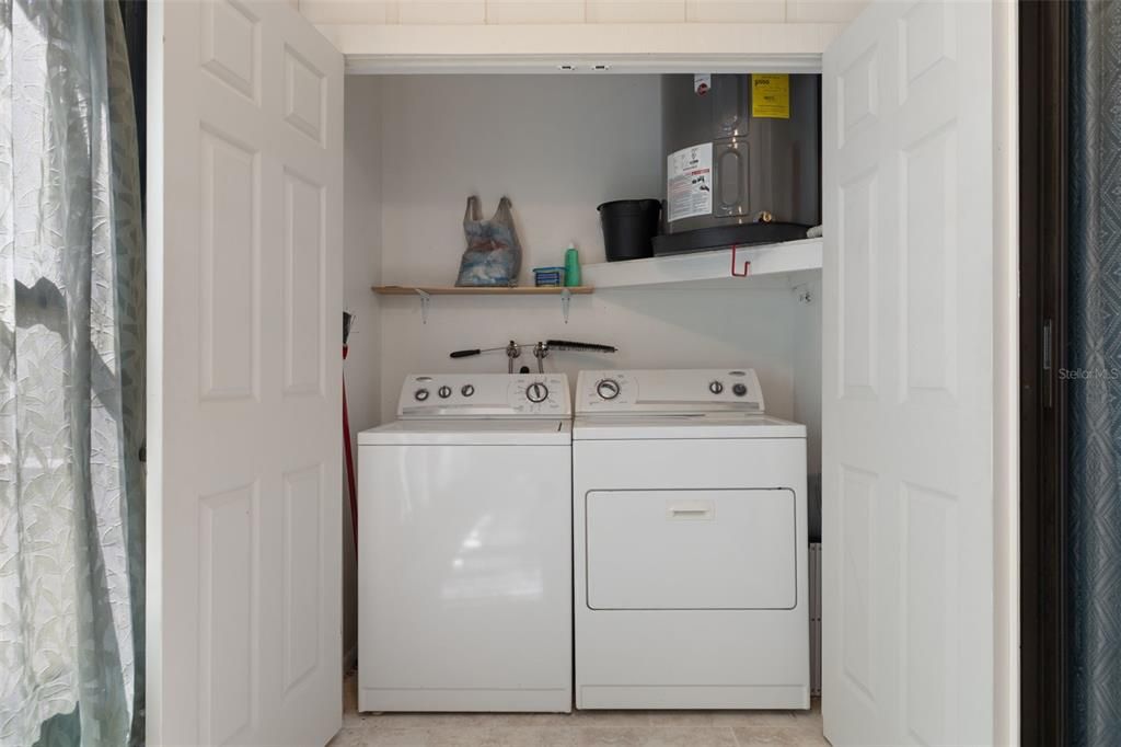 For Sale: $189,900 (2 beds, 2 baths, 995 Square Feet)
