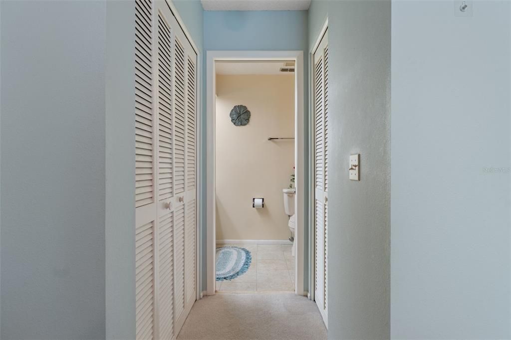 For Sale: $189,900 (2 beds, 2 baths, 995 Square Feet)