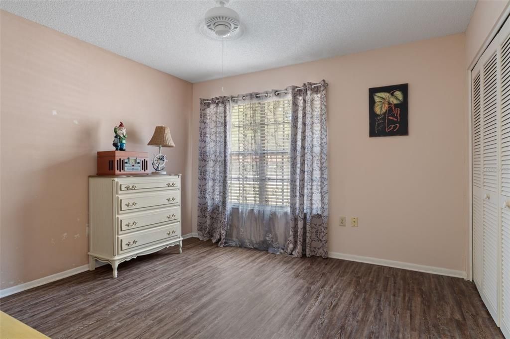 For Sale: $189,900 (2 beds, 2 baths, 995 Square Feet)