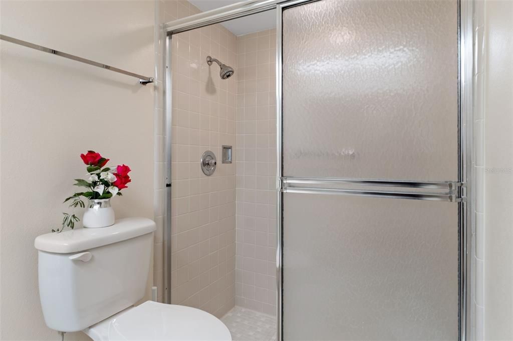 For Sale: $189,900 (2 beds, 2 baths, 995 Square Feet)