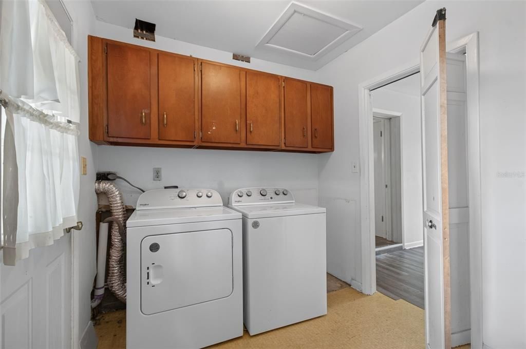 На продажу: $415,000 (4 спален, 2 ванн, 2190 Квадратных фут)