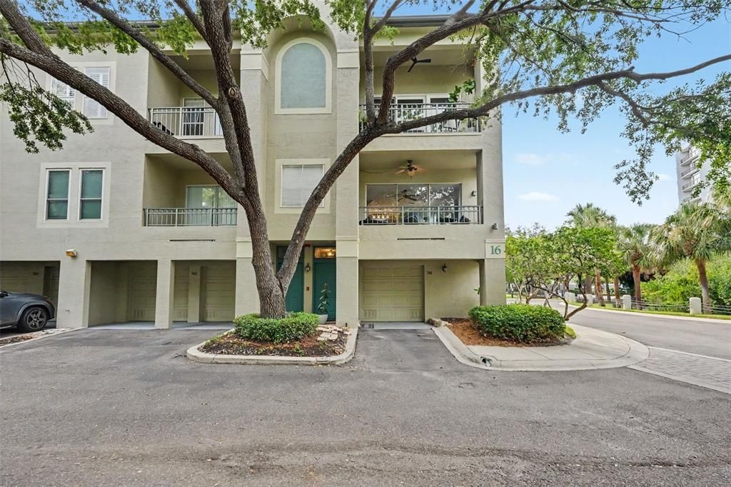 Activo con contrato: $419,900 (1 camas, 1 baños, 900 Pies cuadrados)