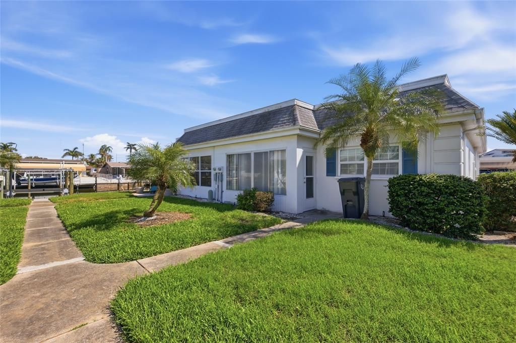 For Sale: $175,000 (2 beds, 2 baths, 1134 Square Feet)