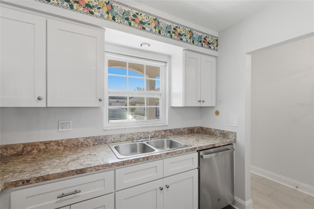 For Sale: $175,000 (2 beds, 2 baths, 1134 Square Feet)