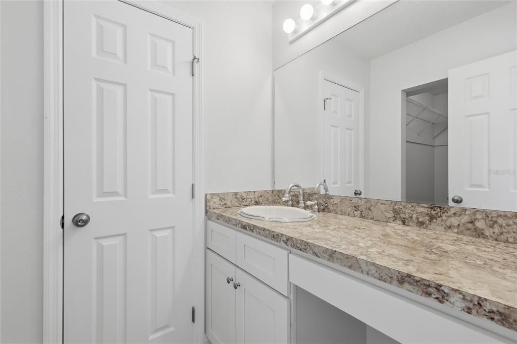 For Sale: $175,000 (2 beds, 2 baths, 1134 Square Feet)