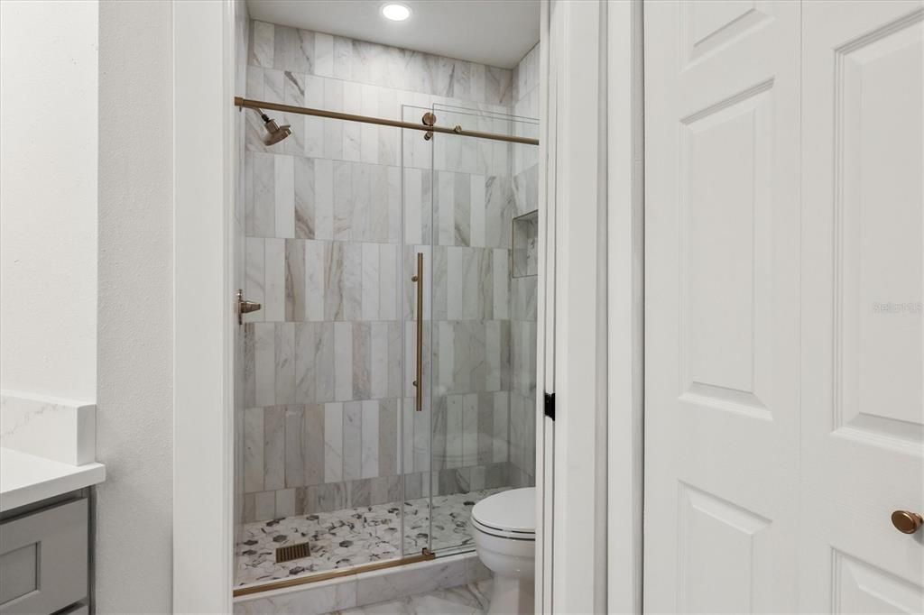 En Venta: $999,999 (3 camas, 2 baños, 2852 Pies cuadrados)