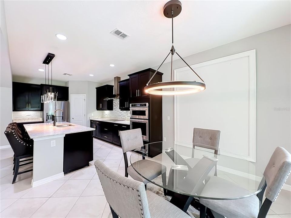 En Venta: $1,075,000 (5 camas, 4 baños, 4332 Pies cuadrados)