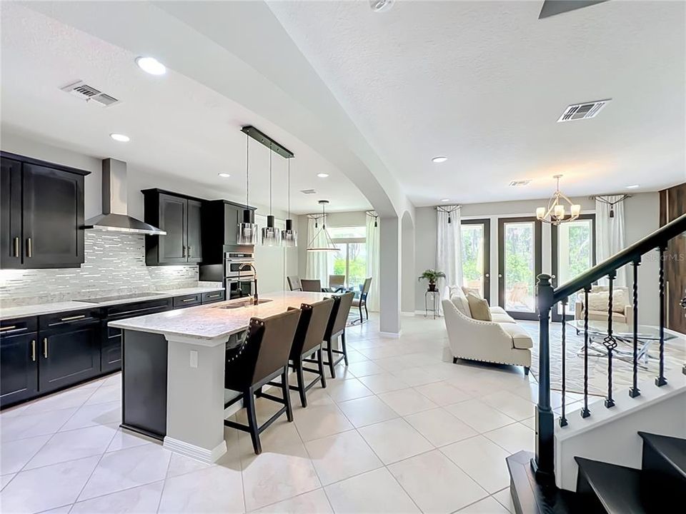 En Venta: $1,075,000 (5 camas, 4 baños, 4332 Pies cuadrados)