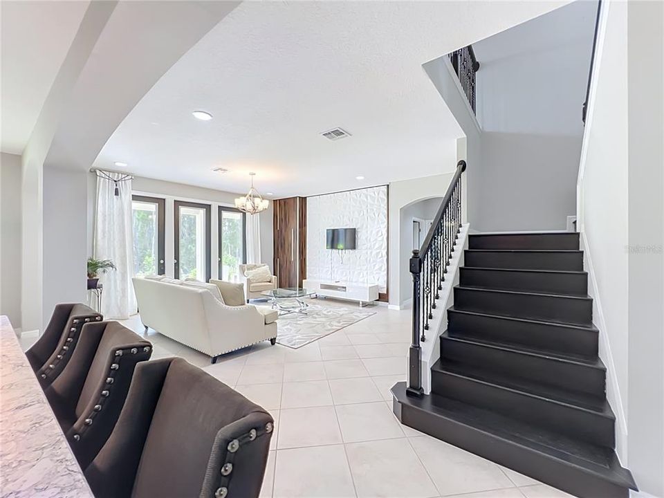 En Venta: $1,075,000 (5 camas, 4 baños, 4332 Pies cuadrados)