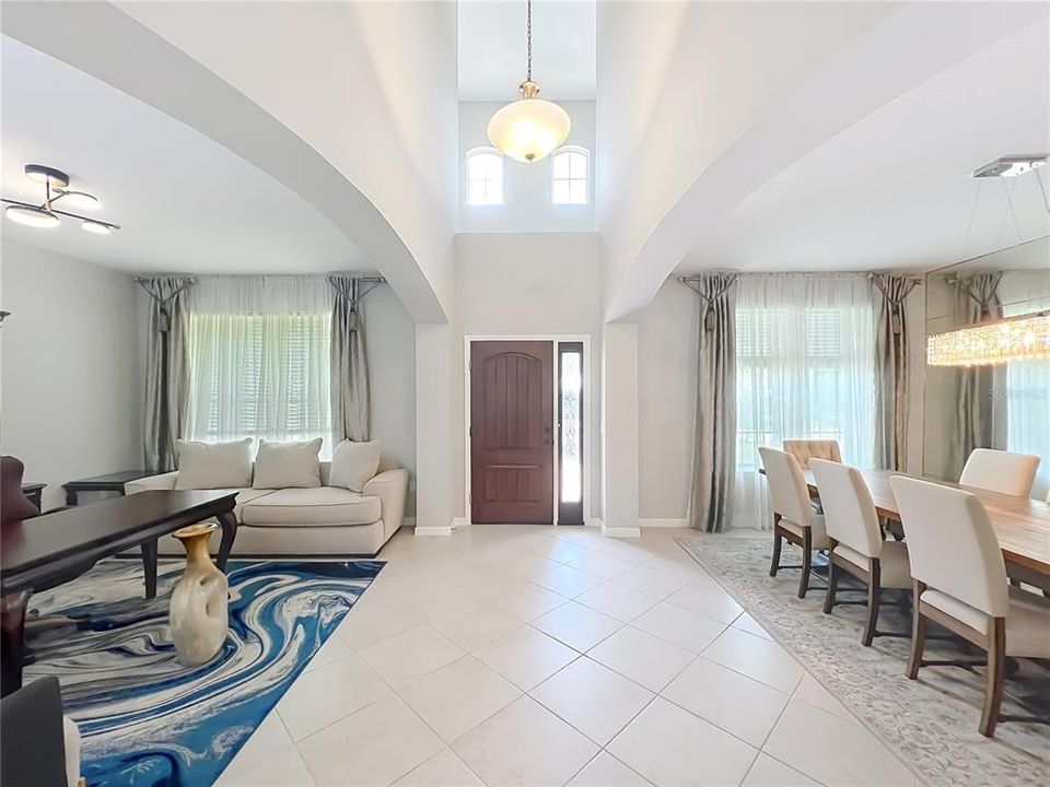 En Venta: $1,075,000 (5 camas, 4 baños, 4332 Pies cuadrados)