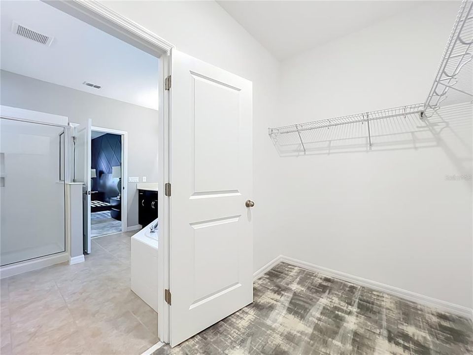 En Venta: $1,075,000 (5 camas, 4 baños, 4332 Pies cuadrados)