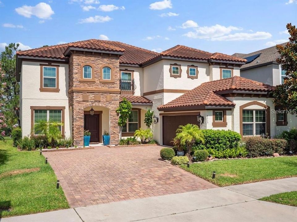 En Venta: $1,075,000 (5 camas, 4 baños, 4332 Pies cuadrados)
