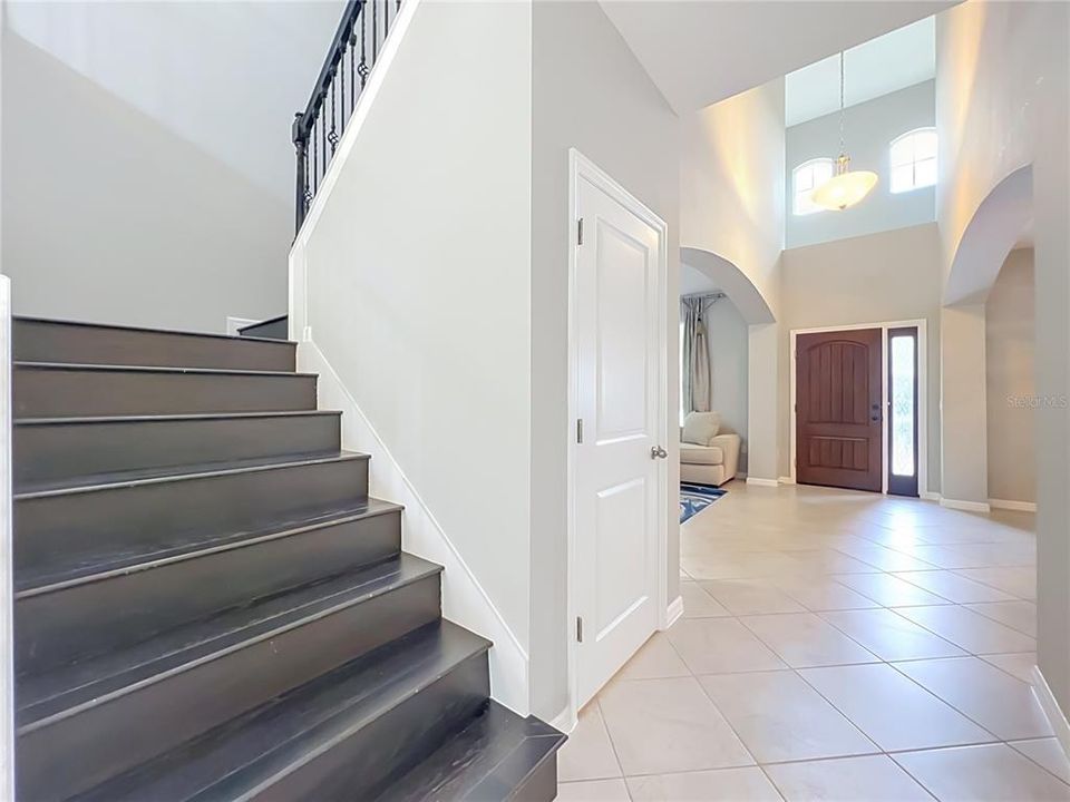 En Venta: $1,075,000 (5 camas, 4 baños, 4332 Pies cuadrados)