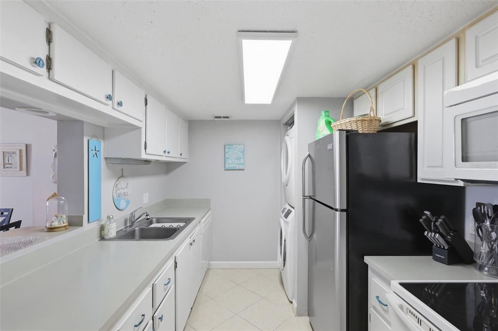 В аренду: $2,325 (2 спален, 2 ванн, 1200 Квадратных фут)