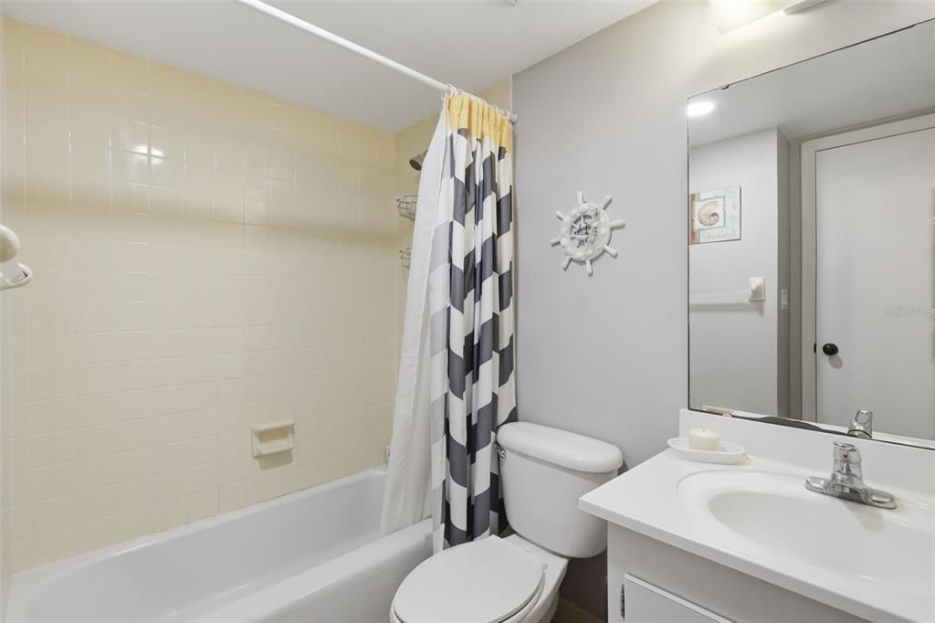 В аренду: $2,325 (2 спален, 2 ванн, 1200 Квадратных фут)
