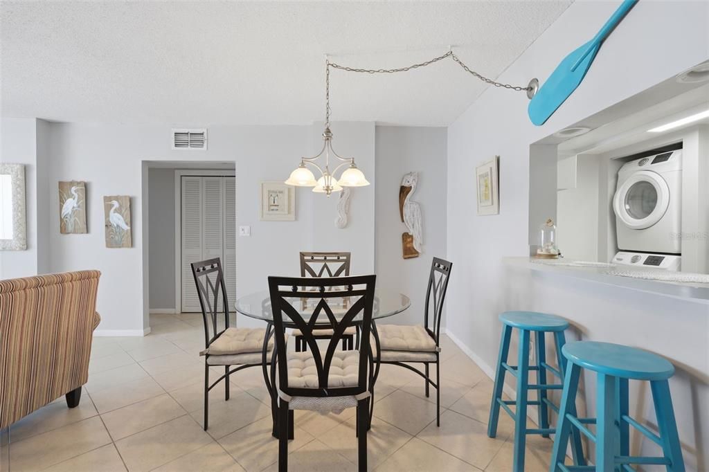 В аренду: $2,325 (2 спален, 2 ванн, 1200 Квадратных фут)