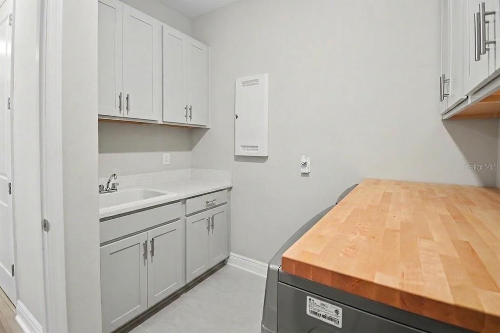 На продажу: $524,900 (4 спален, 2 ванн, 2139 Квадратных фут)