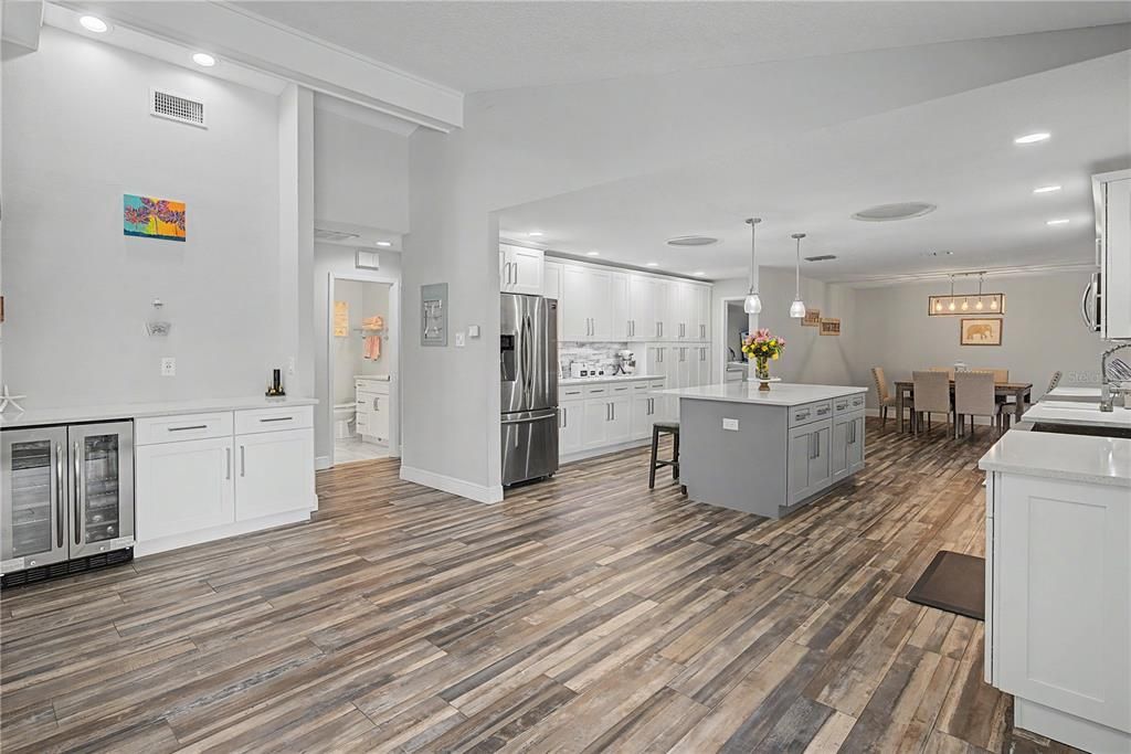 En Venta: $949,900 (5 camas, 3 baños, 2915 Pies cuadrados)